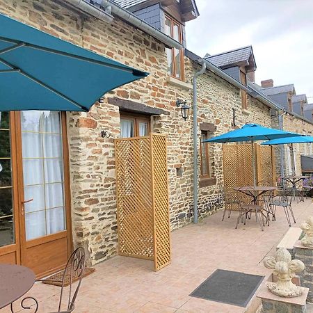 Le Moulin De Benneville Chambres D'Hotes, Petit Dejeuner Compris Cahagnes Exterior foto